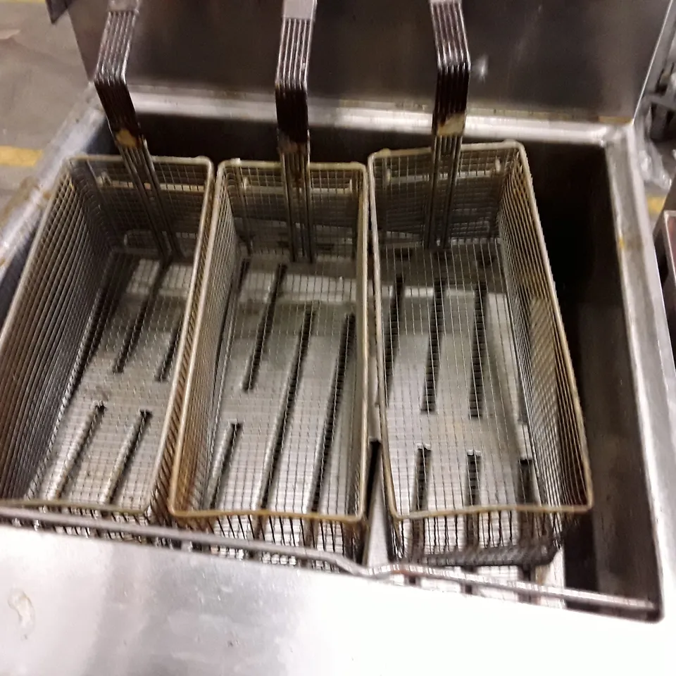 BARTLETT YEOMAN GAS FRYER