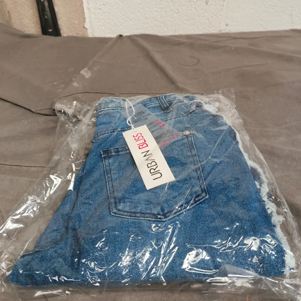 BOX OF APPROXIMATELY 11 PAIRS OF URBAN BLISS FRAY SEAM DETAILWRATH JEANS - SIZE 8 