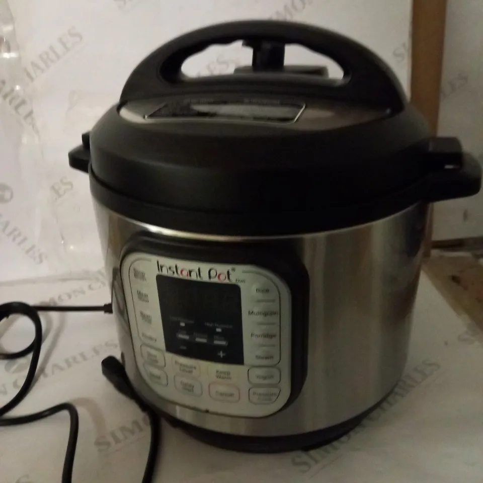 INSTANT POT DUO SMART PRESSURE COOKER