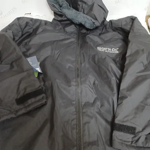 REGATTA WATERPROOF ROBE IN BLACK - UK S/M