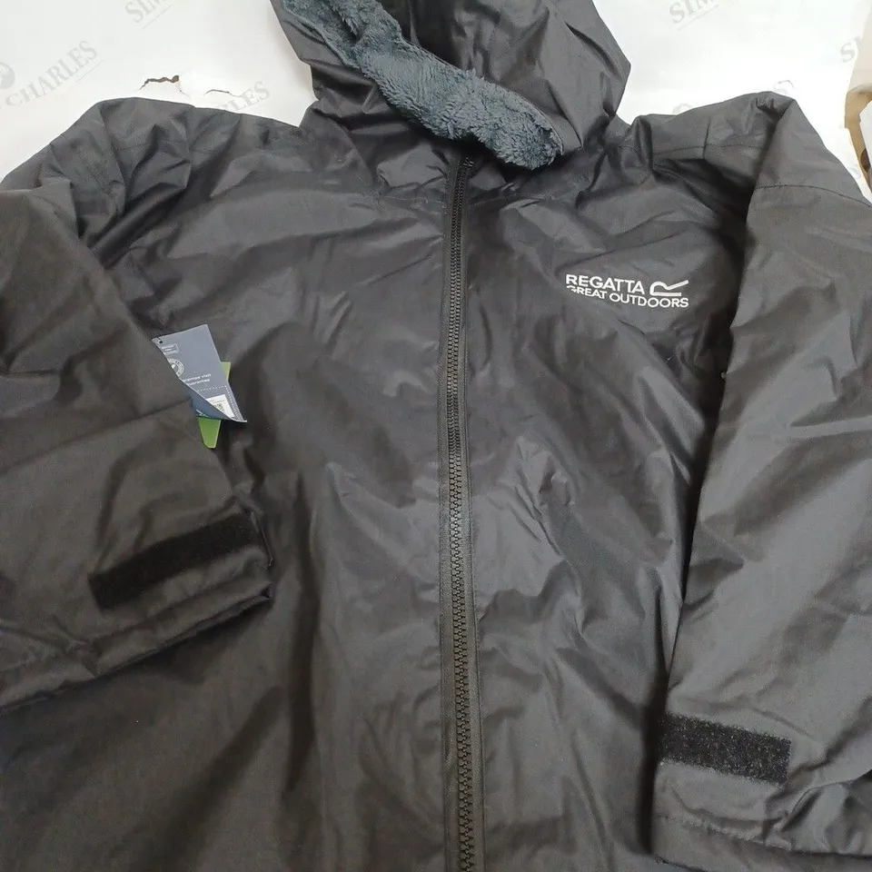 REGATTA WATERPROOF ROBE IN BLACK - UK S/M