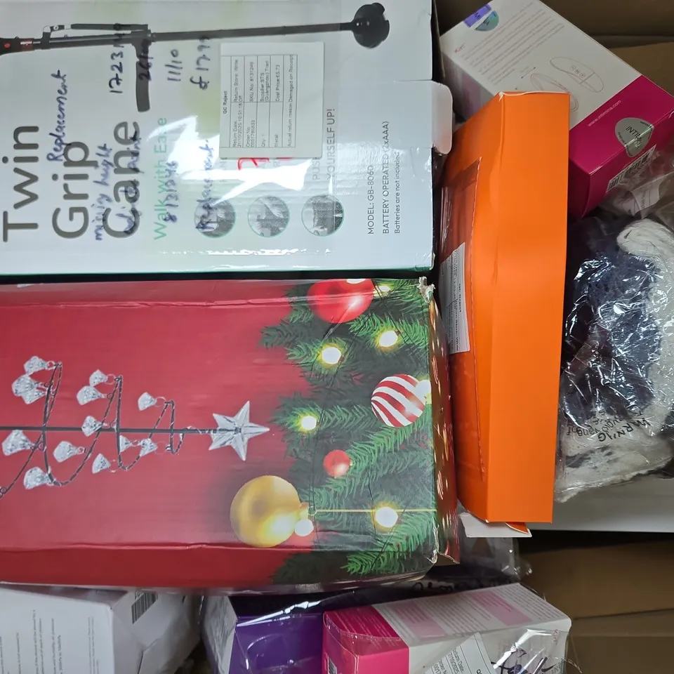 BOX OF APPROXIMATELY 15 ASSORTED HOUSEHOLD ITEMS TO INCLUDE LED CANDLE HOLDER, RAINBOW PROJECTION LAMP, ETC - COLLECTION ONLY