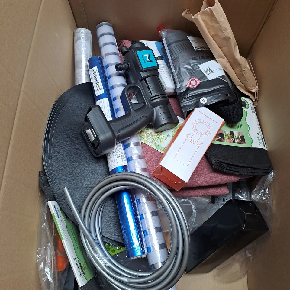 BOX OF APPROXIMATELY 12 ASSORTED HOUSEHOLD ITEMS TO INCLUDE - DUCT TAPE - CATHERINE LANSFIELD SEERSUCKER DUVET SET - GLORYSMILE DENTAL IMPRESSION KIT - ETC