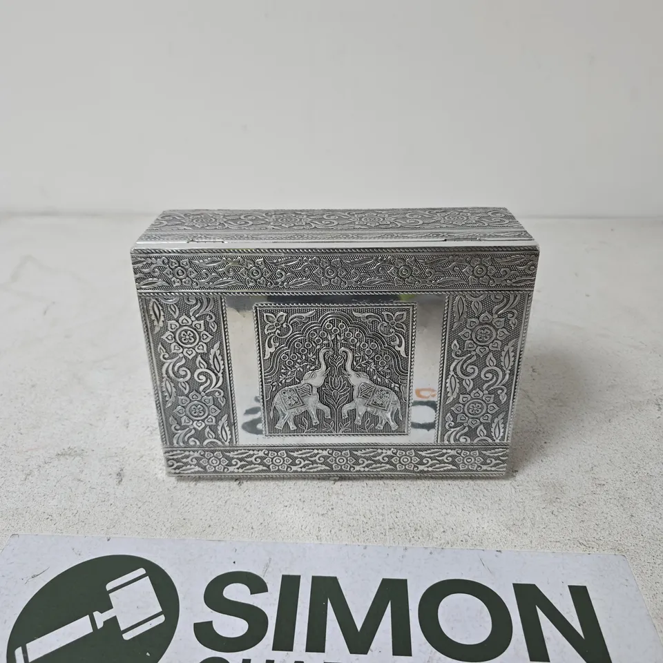 4 X ELEPHANT MOTIF INTERLOCKING JEWELLERY BOXES 