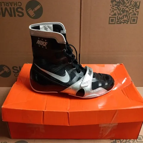 BOXED PAIR OF NIKE HYPERKO BOXING BOOTS IN BLACK AND SILVER - 7