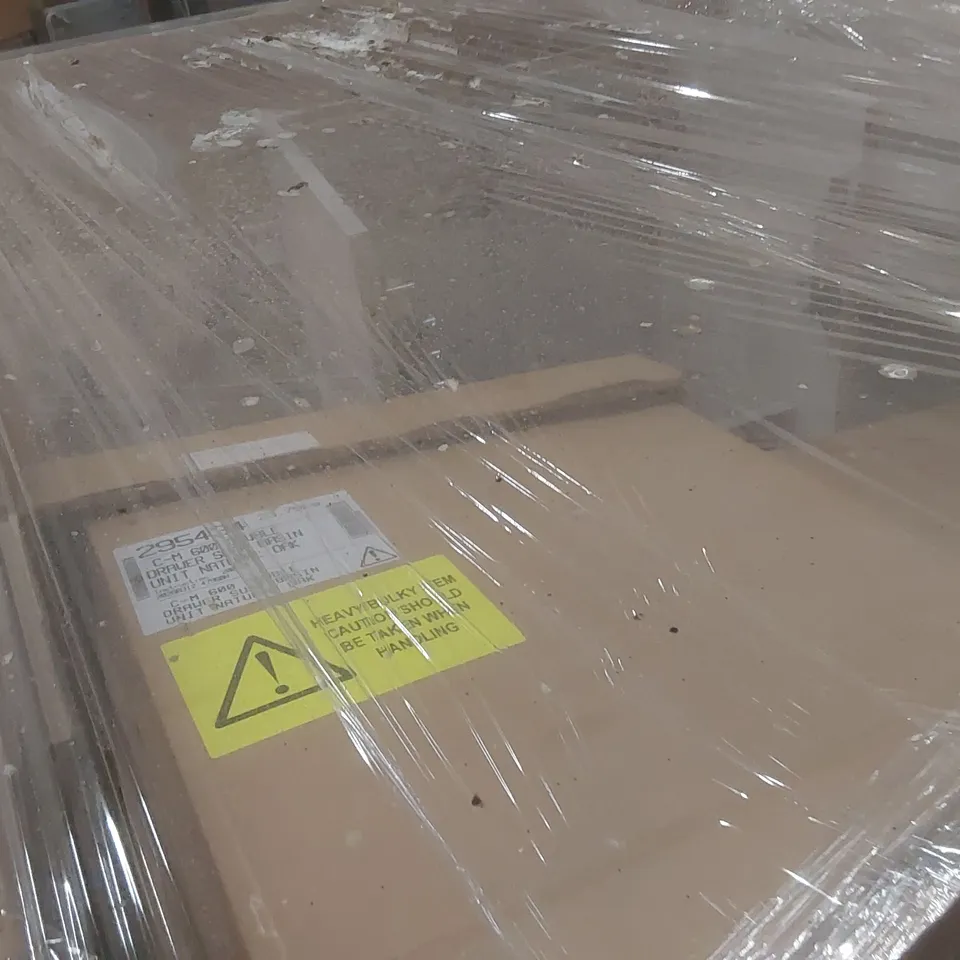 PALLET CONTAINING APPROXIMATELY 8x BRANDED BATHROOM FURNITURE SETS