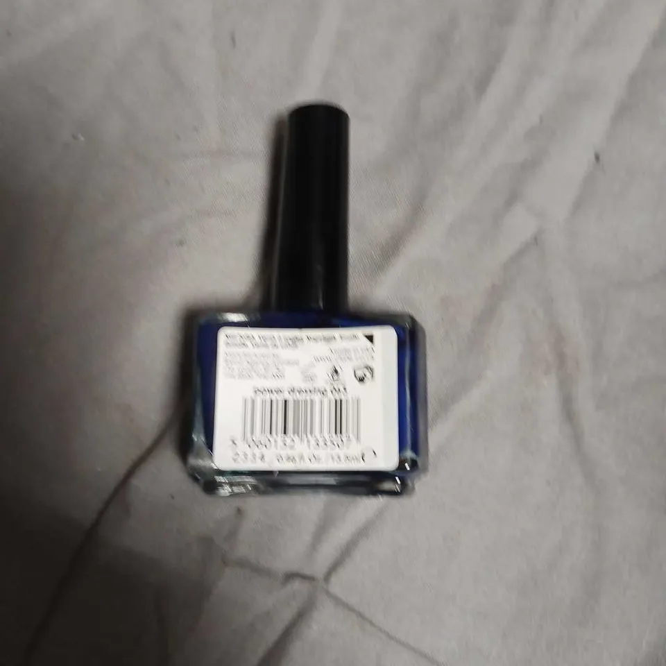 BOX OF APPROXIMATELY 270 CIATÉ PAINT POTS NAIL POLISH – BLUE-NO EXPIRY DATE SHOWN 