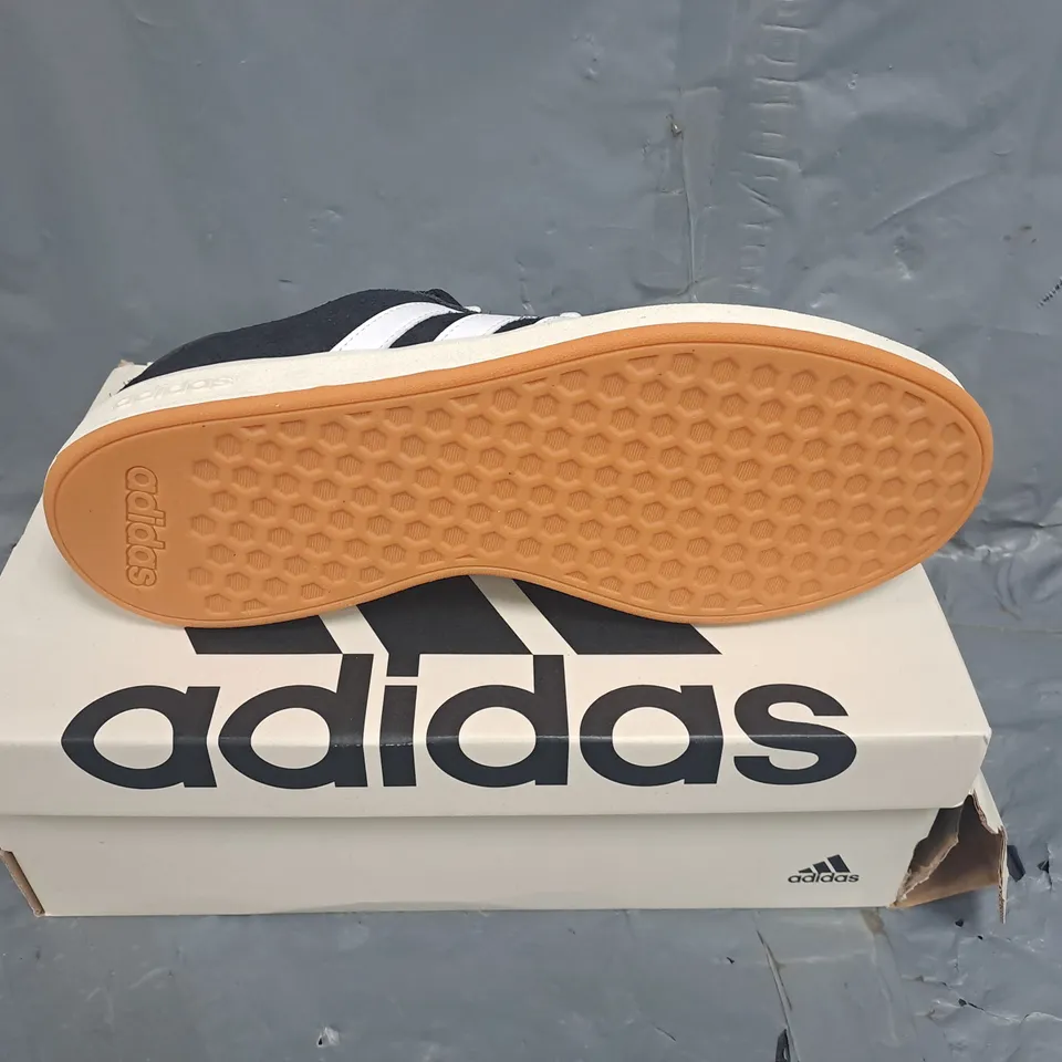 BOXED PAIR OF ADIDAS GRAN COURT BASE 00 SHOES IN BLACK AND WHITE SIZE UK 8.5 