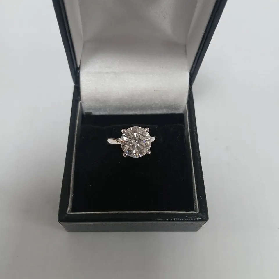9CT WHITE GOLD SOLITAIRE SET WITH A LAB GROWN DIAMOND WEIGHING +3.02CT