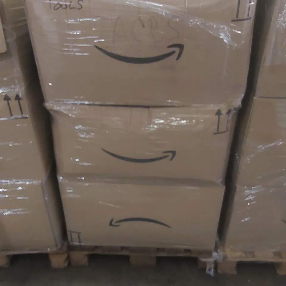 PALLET CONTAINING A VERY LARGE QUANTITY OF ASSORTED PHONE CASES/SCREEN PROTECTORS ECT