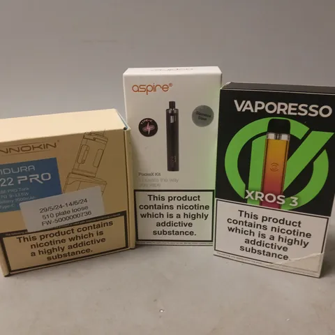 APPROXIMATELY 20 VAPES & E-CIGARETTES TO INCLUDE VAPORESSO XROS 3, ASPIRE POCKEX KIT, INNOKIN ENDURA T22 PRO, ETC