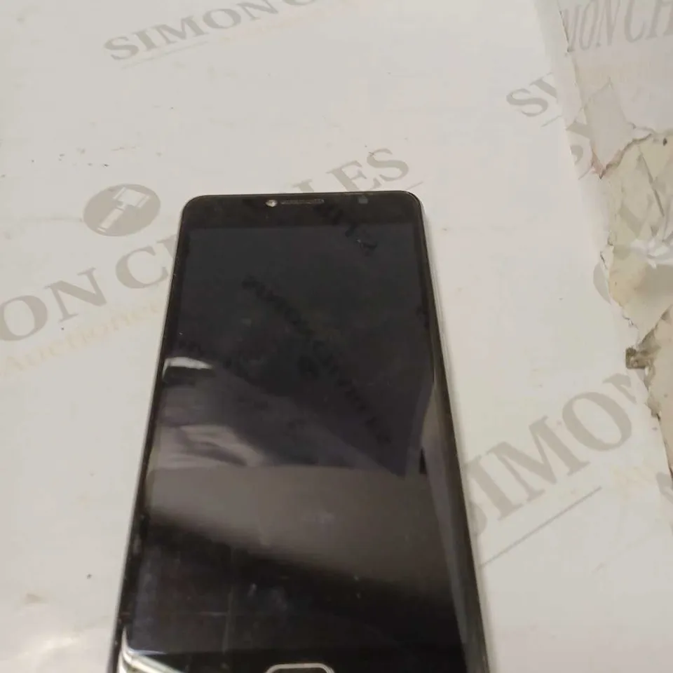 PHONE DESIGNED BY VODAFONE 13MPX HDR F/2.0 PDAF