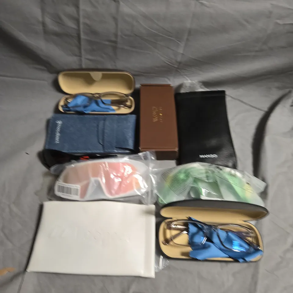 APPROXIMATELY 15 ASSORTED GLASSES/SUNGLASSES IN VARIOUS DESIGNS 