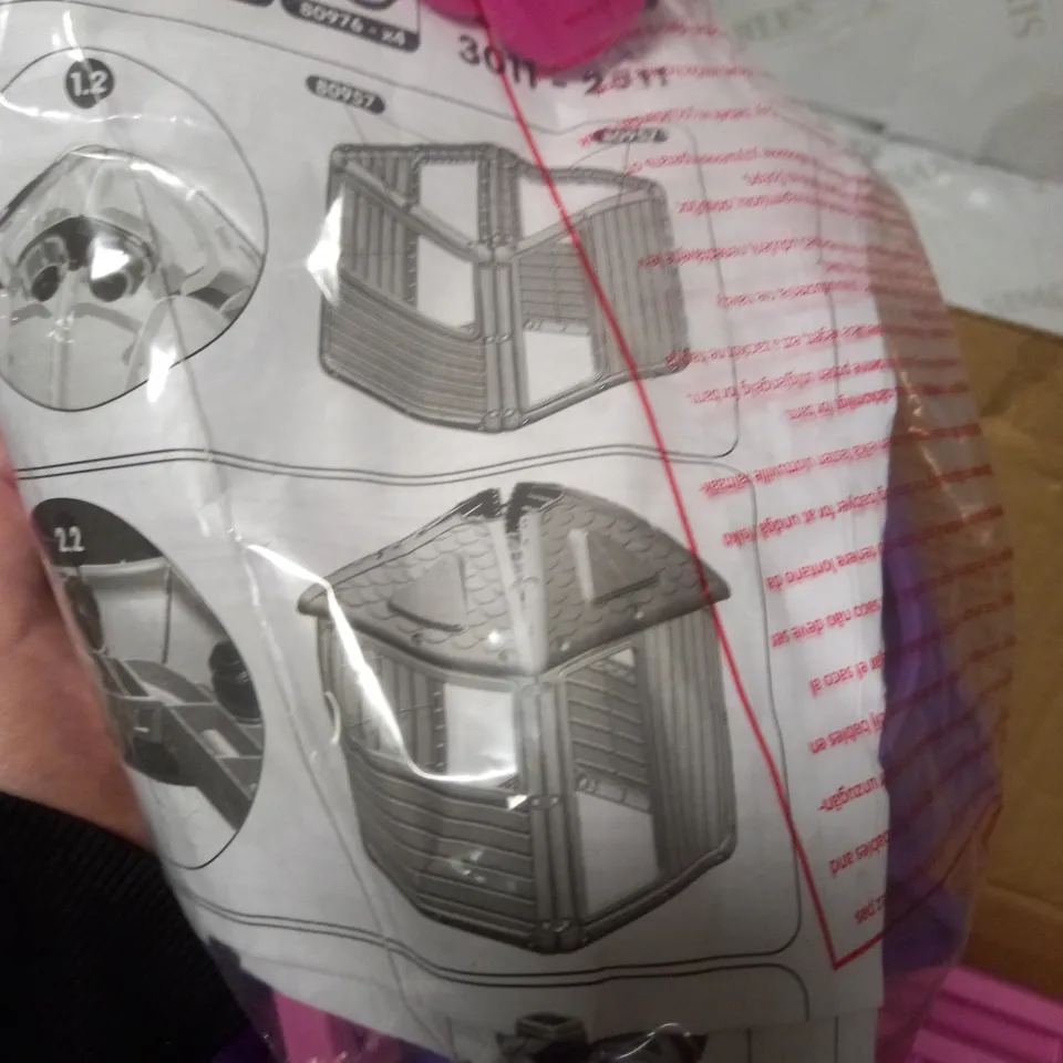 BOXED DOLU CITY PLAY HOUSE WITH FENCE - PINK / COLLECTION ONLY RRP £149.99