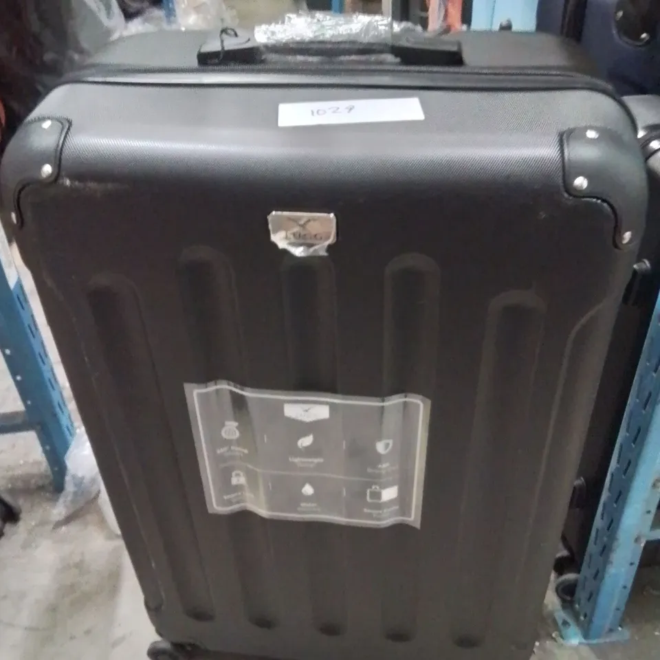 LUGG TRAVEL SUITCASE BLACK 