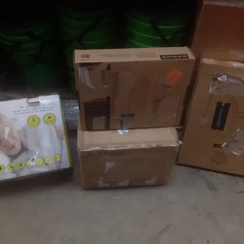 PALLET OF ASSORTED ITEMS INCLUDING HEAT BLANKET, TOILET SEAT, AIR BED, HEIGHT SPEAKER STAND