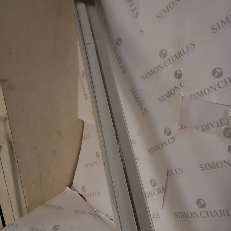 BOXED VENETIAN BLIND IN WHITE. WIDTH 120CM, LENGTH UNSPECIFIED