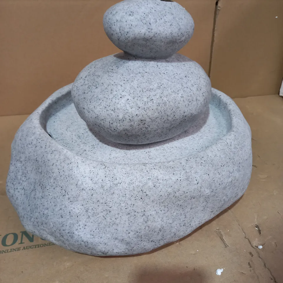 GARDEN REFLECTIONS INDOOR/OUTDOOR PEBBLE WATER FEATURE