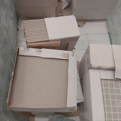 PALLET CONTAINING APPROXIMATELY 400x 30 x 30cm TILES
