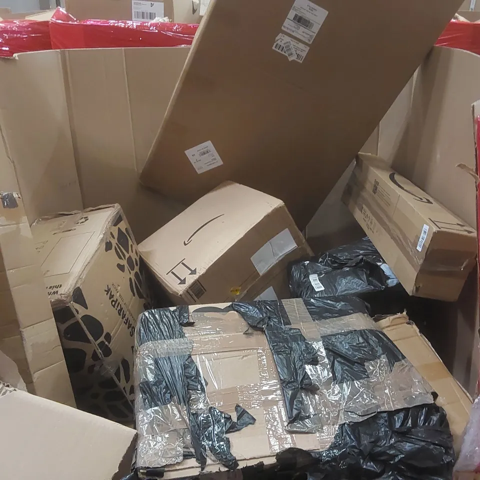 PALLET CONTAINING A VERY LARGE QUANTITY OF ASSORTED ITEMS INCLUDING: AIR COOLER, CEILING LIGHT, BLINDS ECT