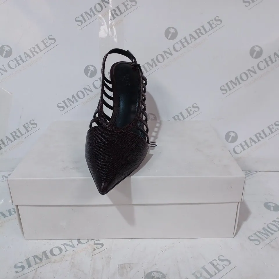 BOXED PAIR OF REISS DAPHNE SLINGBACK HEELS IN POMEGRANATE SIZE 6