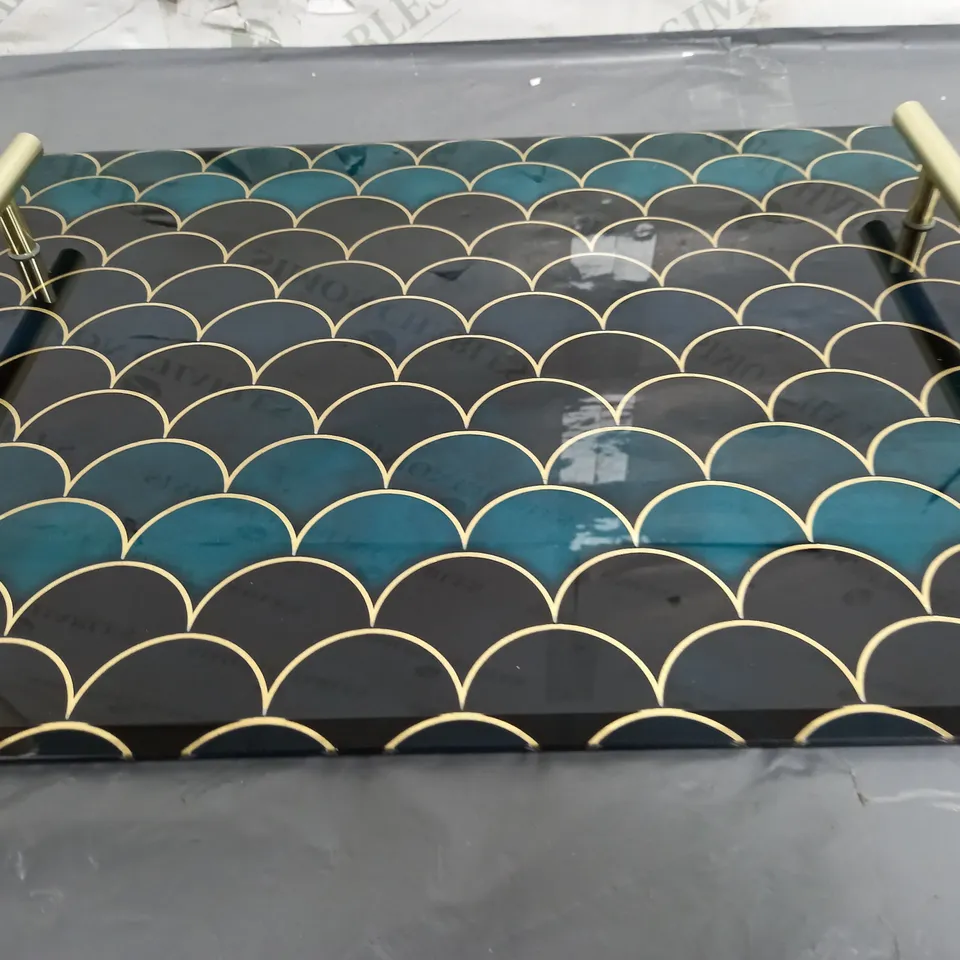 BOXED AMANDA HOLDEN BUNDLEBERRY SCALLOP PRINT GLASS TRAY - COLLECTION ONLY