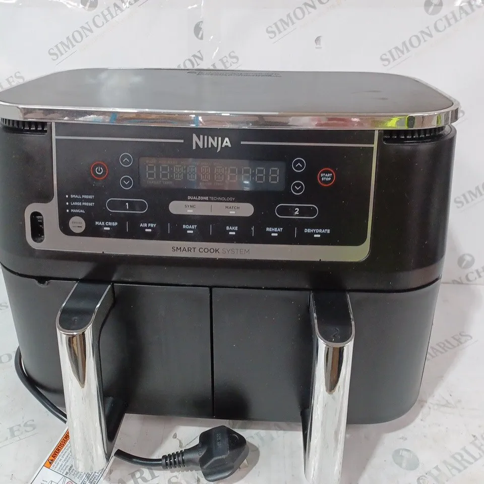 BOXED NINJA FOODI MAX DUAL ZONE AIR FRYER