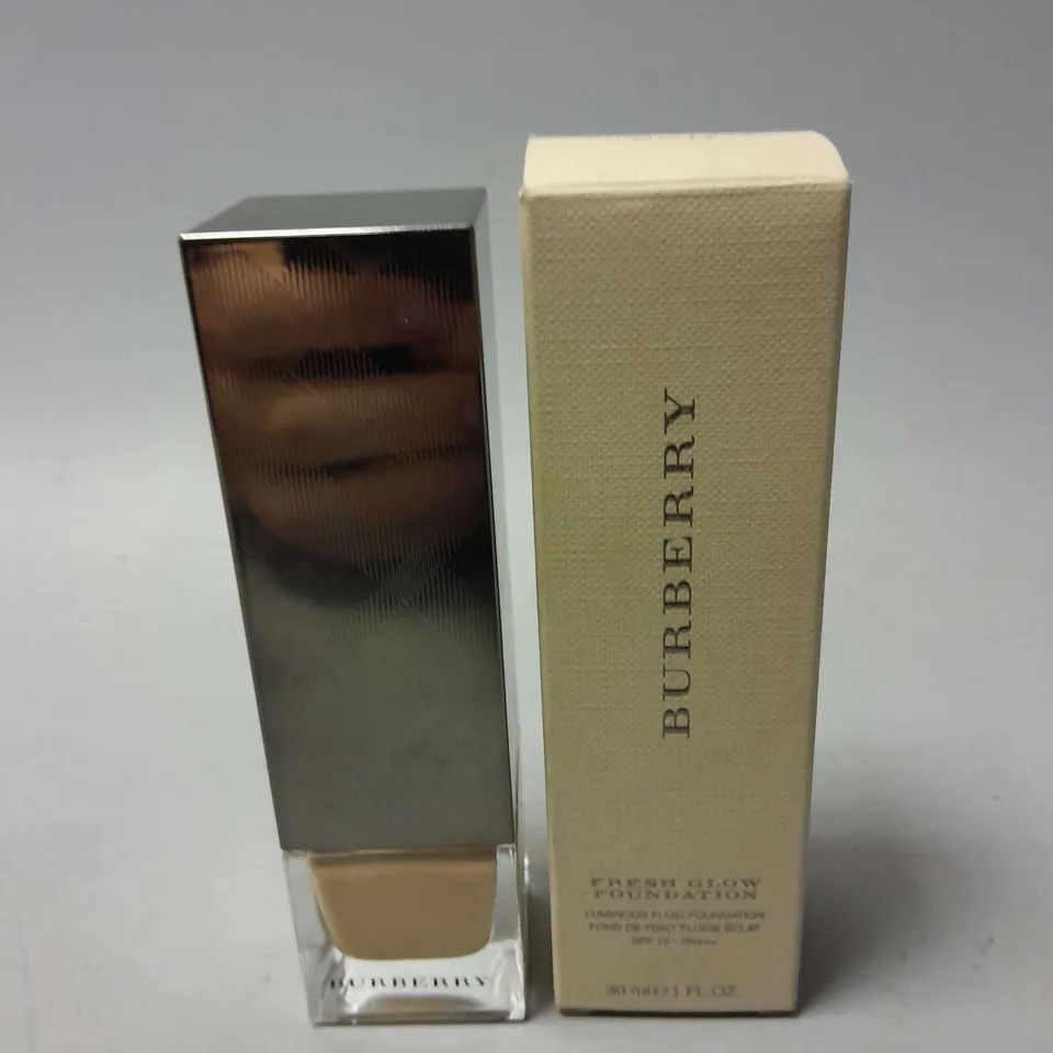BURBERRY FRESH GLOW FOUNDATION SUNSCREEN BROAD SPECTRUM SPF 12