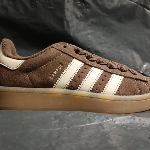 BOXED PAIR OF ADIDAS CAMPUS 00S SHOES IN BROWN SIZE UK 5