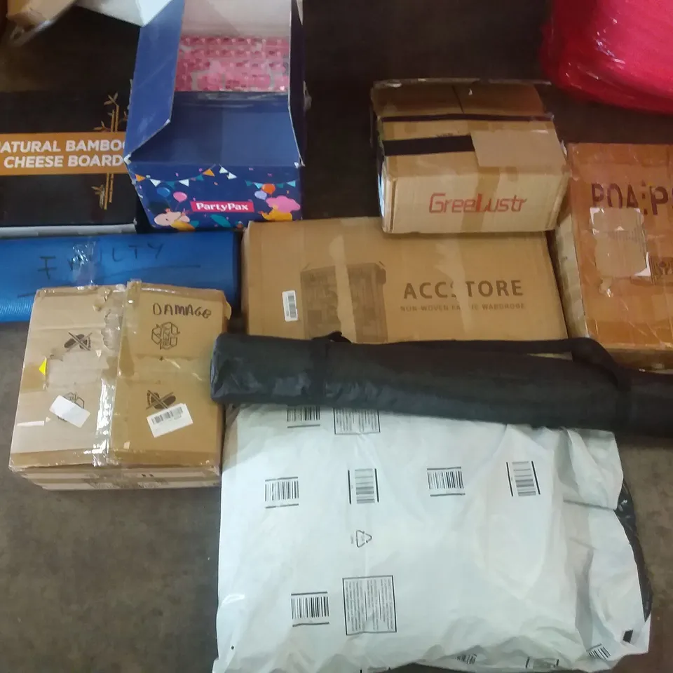 PALLET OF ASSORTED ITEMS INCLUDING,PARTYPAX, ACCSTORE FABRIC WARDROBE, GREELUSTER,  NATURAL BAMBOO CHEESE BOARD, JJ JUJIN 4FT TRAMPOLINE, SIMPLE SUPPORT CURTAIN
