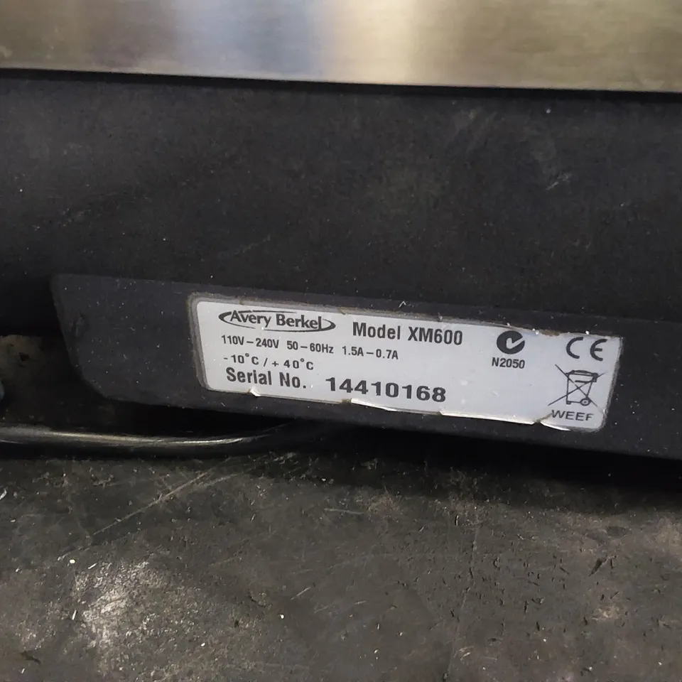 AVERY BERKEL XM600 LABEL AND RECEIPT PRINTING SCALES