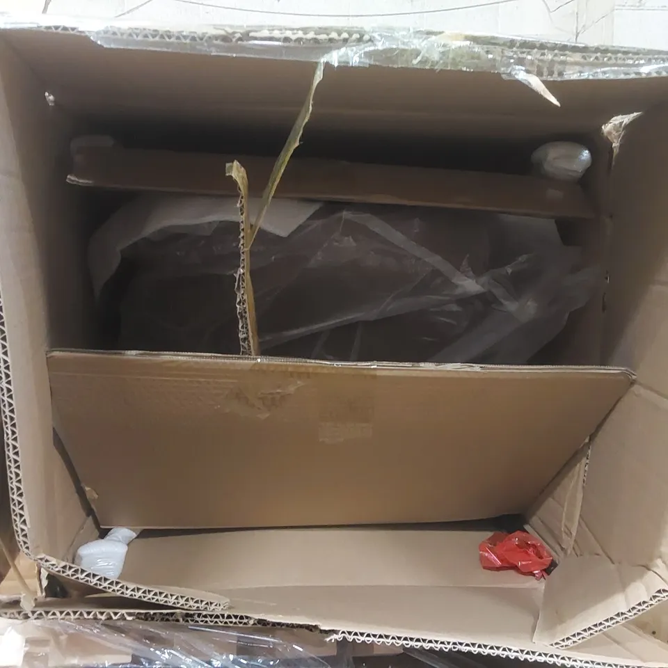 PALLET CONTAINING A LARGE QUANTITY OF ASSORTED CHAIRS AND CHAIR PARTS ECT