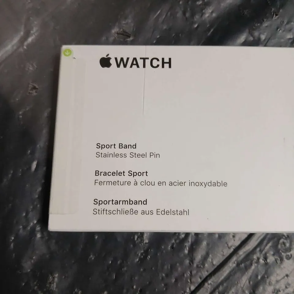 APPLE WATCH WHITE SPORT BAND – BOXED