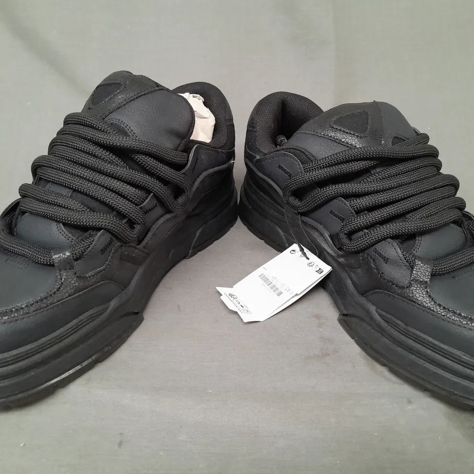 PAIR OF BERSHKA SHOES IN BLACK EU SIZE 44