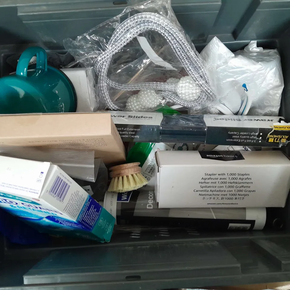 APPROXIMATELY 10 ASSORTED HOUSEHOLD ITEMS TOO INCLUDE RULERS -  GRIPS - NOTE BOOK , ETC 