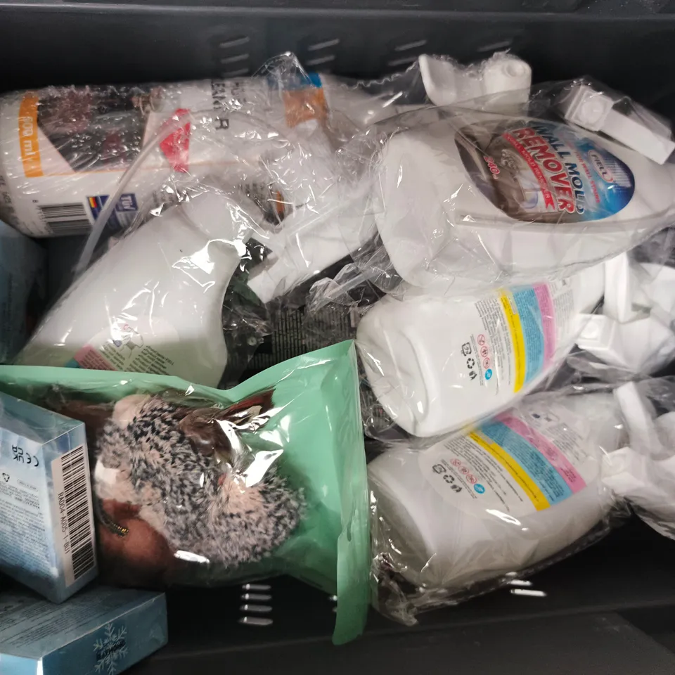 APPROXIMATELY 10 ASSORTED HOUSEHOLD ITEMS TO INCLUDE WALL MOLD REMOVER, GOALKEEPER GLOVE GRIP SPRAY, PILLOW MIST, ETC
