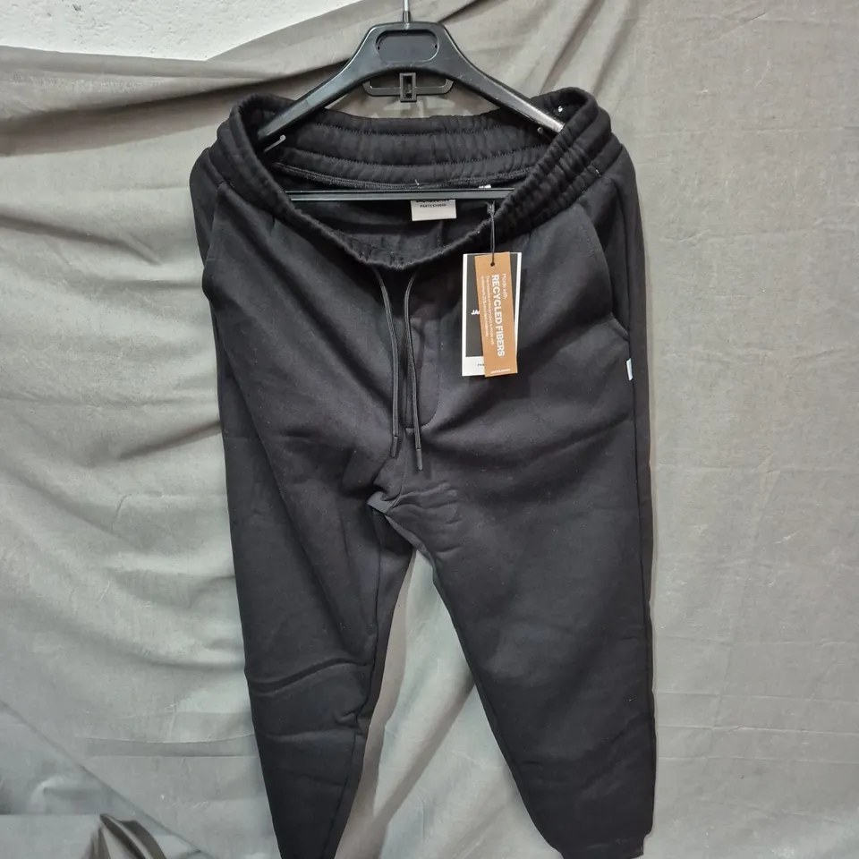 JACK & JONES MEN'S PANTS STUDIO SWEATPANTS – BLACK, UK SMALL (S)