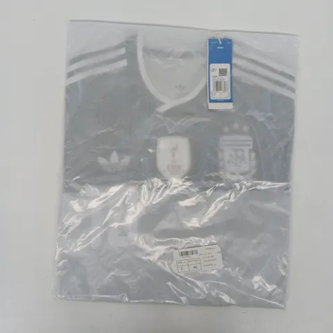 BAGGED ADIDAS ARGENTINA 26 AWAY MESSI JERSEY SIZE LARGE