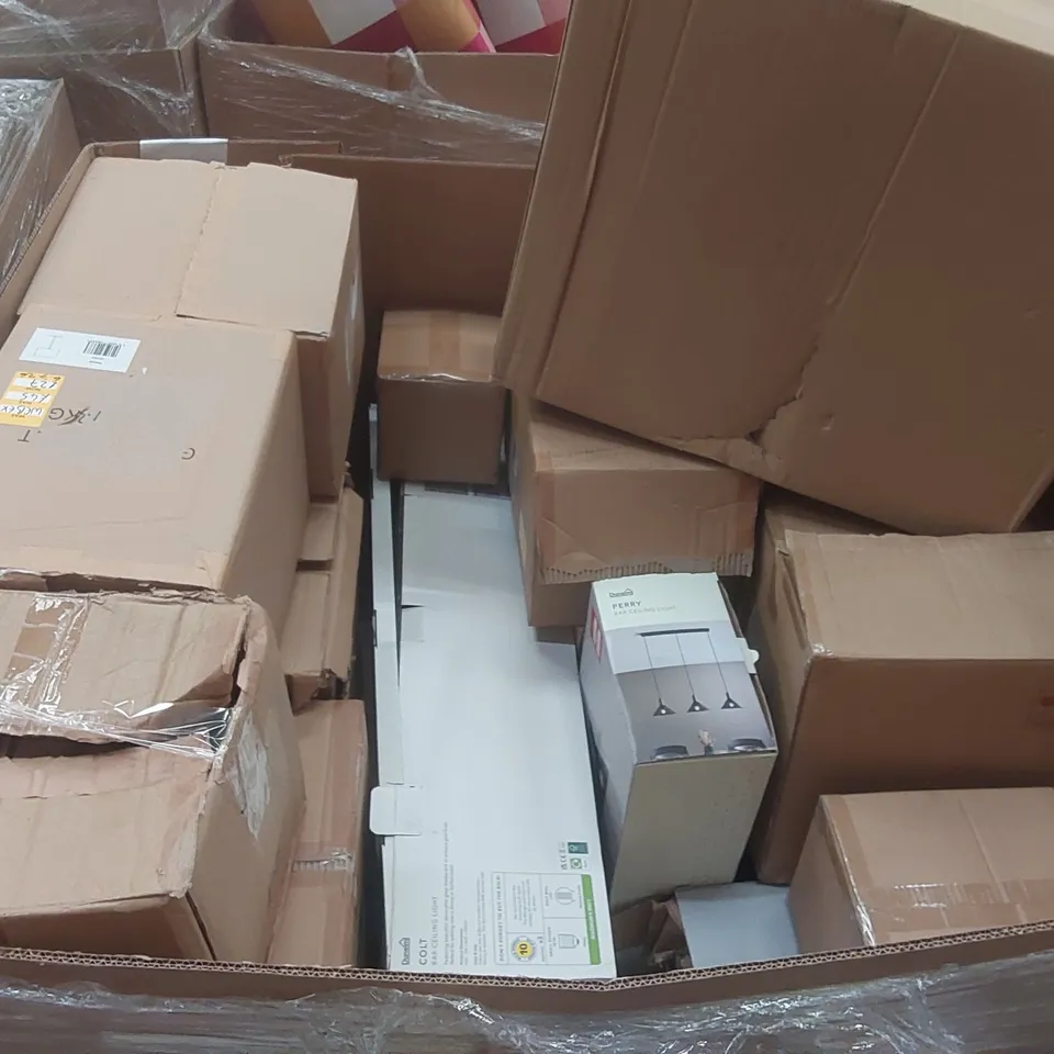 PALLET CONTAINING A VERY LARGE QUANTITY OF ASSORTED DESIGNER LIGHTING PRODUCTS INCLUDING: PERRY BAR CEILING LIGHT, HURRICANE PENDANT LIGHT, RILEY FLUSH CEILING LIGHT ECT