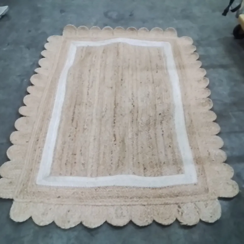 QUALITY DESIGNER AREA RUG - APPROXIMATELY 180X130CM