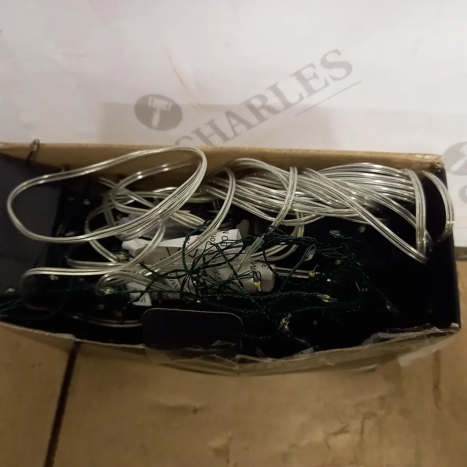 INDOOR AND OUTDOOR VINE LIGHTS 640 PURE WHITE LIGHTS