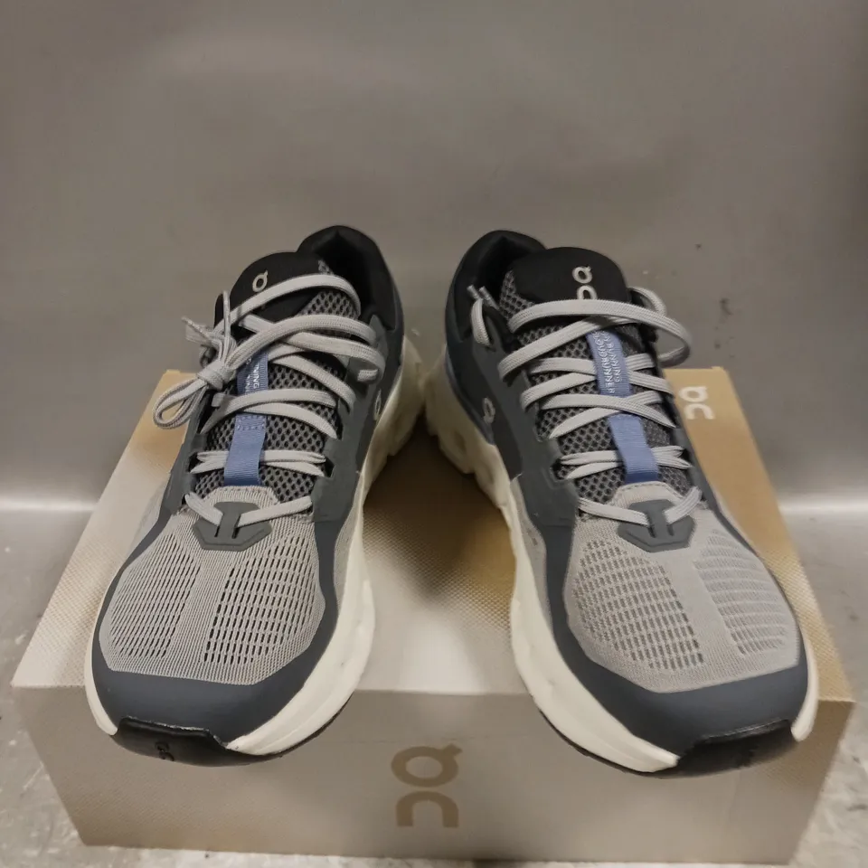 BOXED PAIR OF ON CLOUD CLOUDRUNNER 2 TRAINERS - 8.5