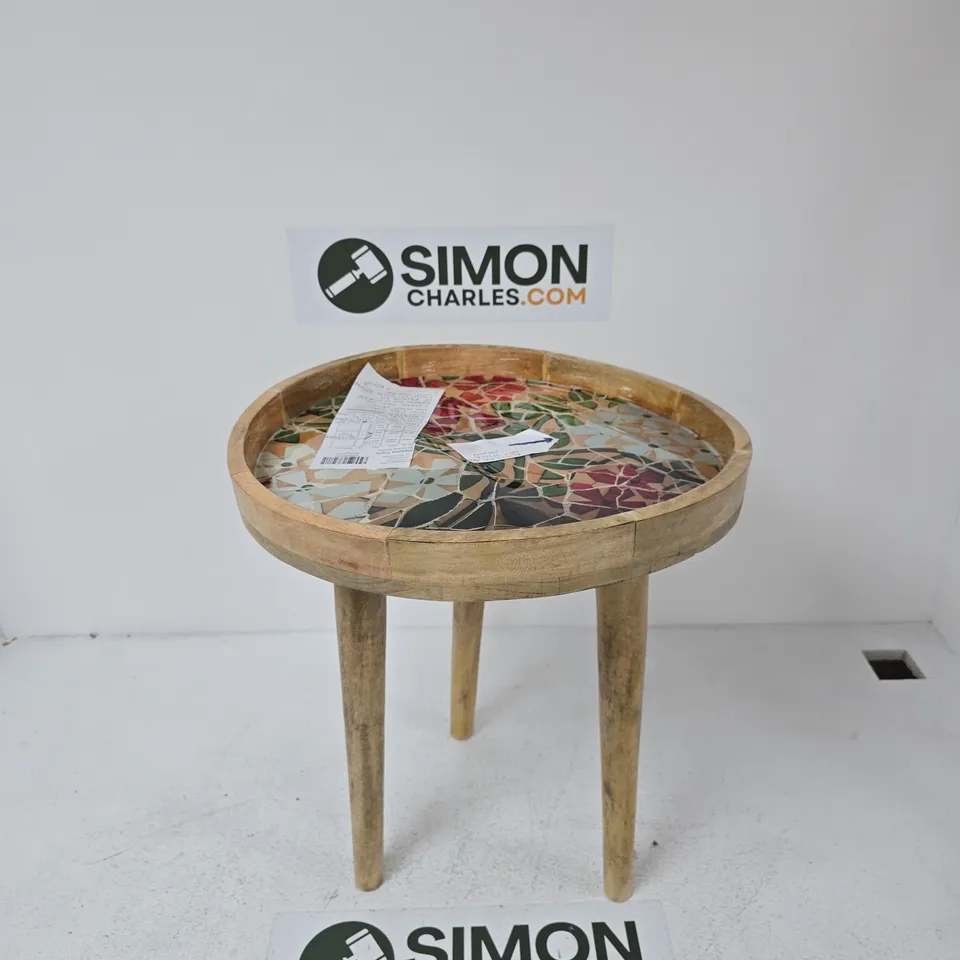 ROUND MOSAIC-TOPPED SIDE TABLE WITH WOODEN TRIPOD LEGS
