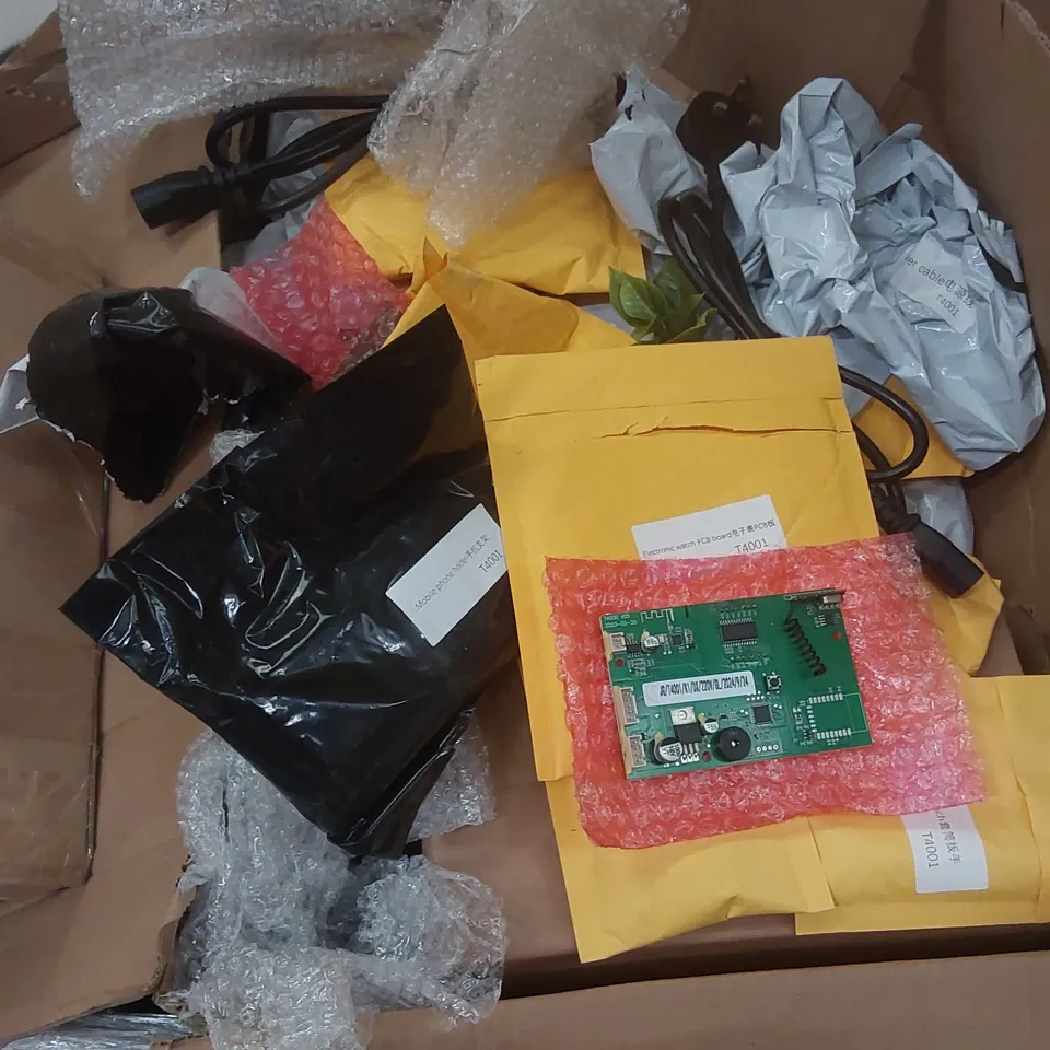 PALLET CONTAINING A VERY LARGE QUANTITY OF ASSORTED ITEMS INCLUDING: ELECTRICAL PRODUCTS, KITCHEN APPLIANCE ECT