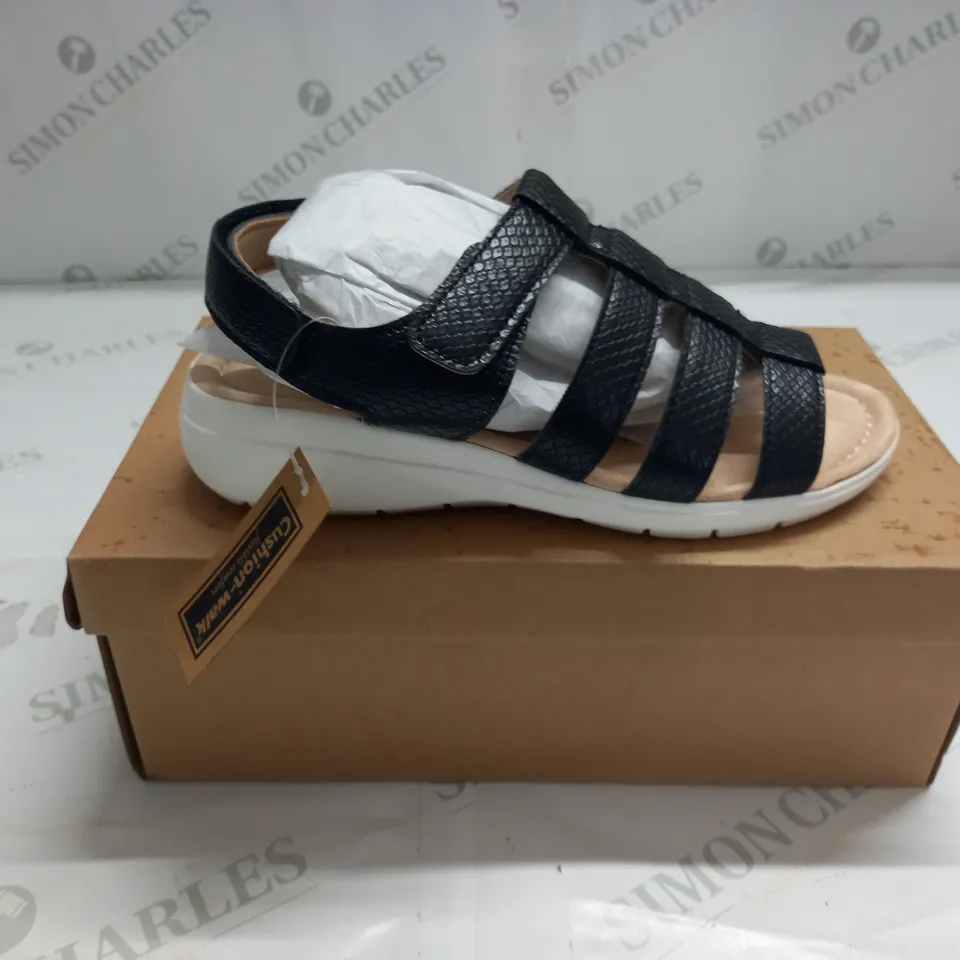 BOXED PAIR OF CUSHION WALK STRAPPY BLACK SANDALS - SIZE 4