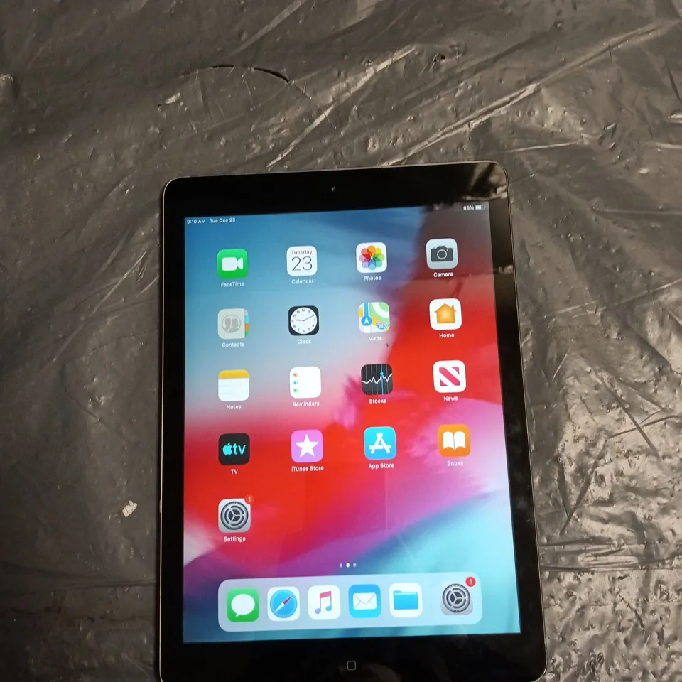 APPLE IPAD AIR 16GB – SILVER