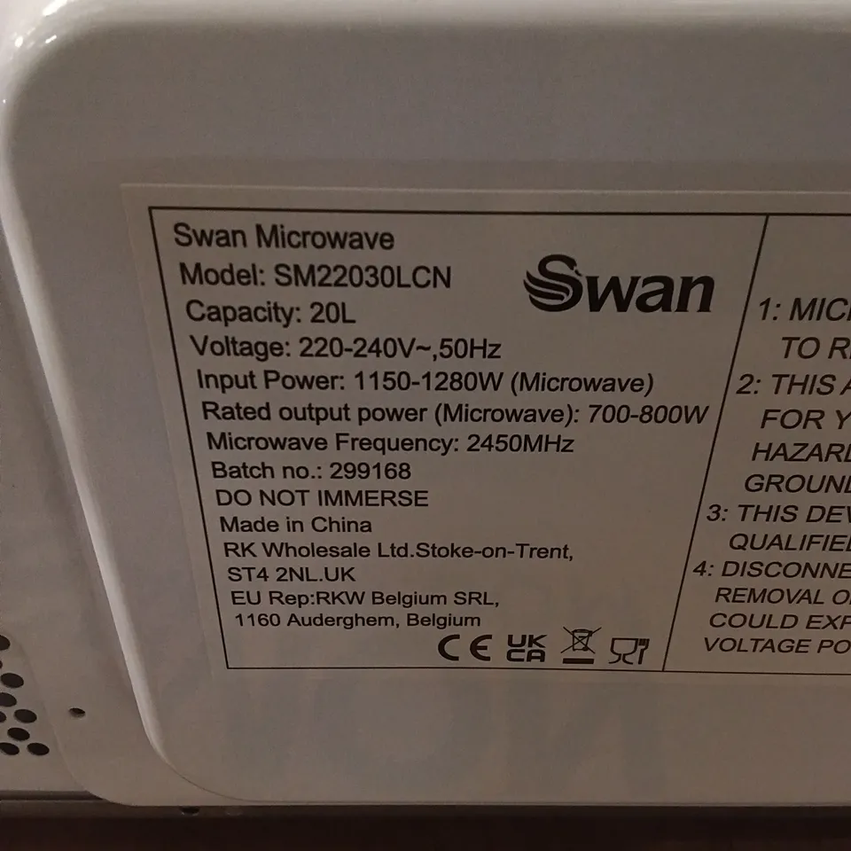 BOXED SWAN MICROWAVE - SM22030LCN