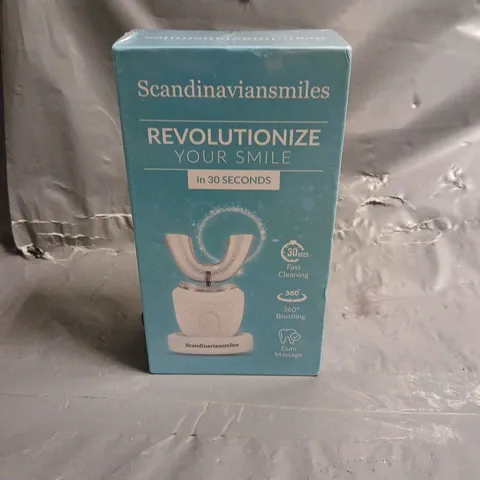 SEALED SCANDINAVIAN SMILES AUTOMATIC WHITENING TOOTHBRUSH