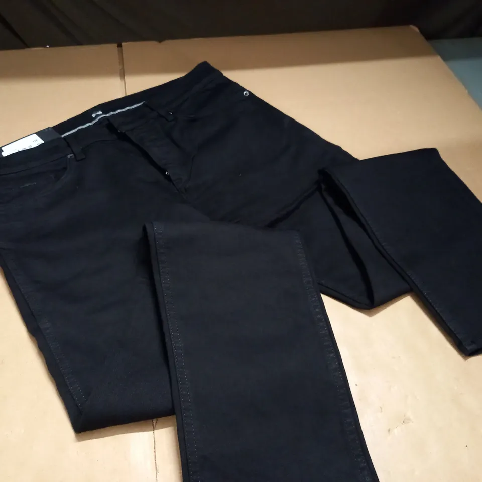 HUGO BOSS DELAWARE SLIM FIT JEANS - W33 L32