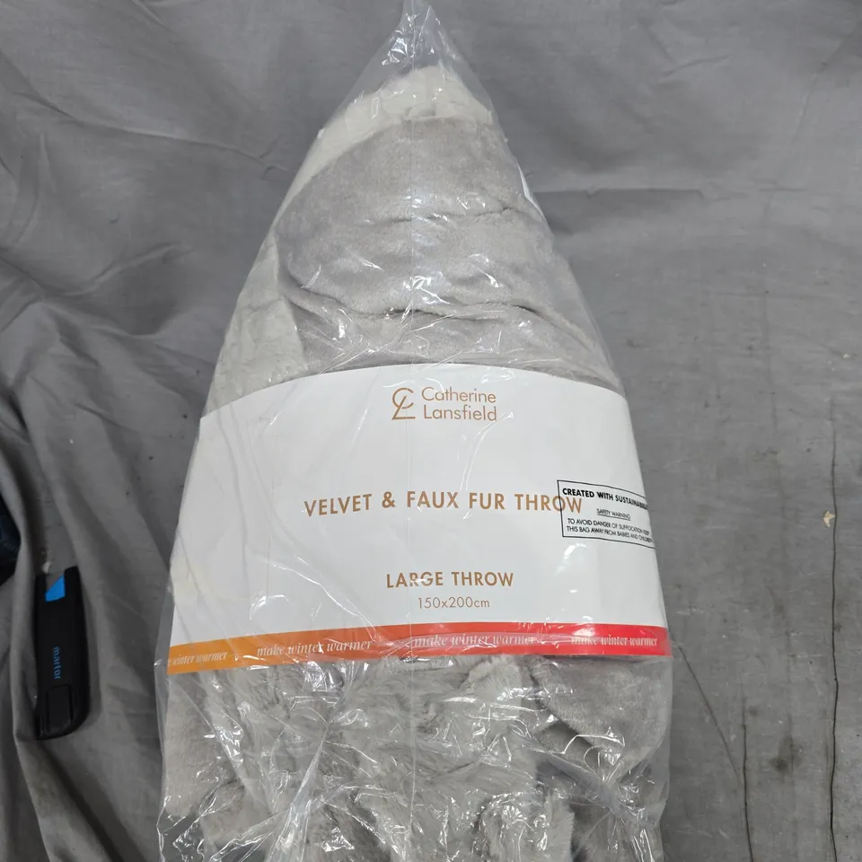 CATHERINE LANSFIELD VELVET & FAUX FUR THROW – LARGE 150X200CM